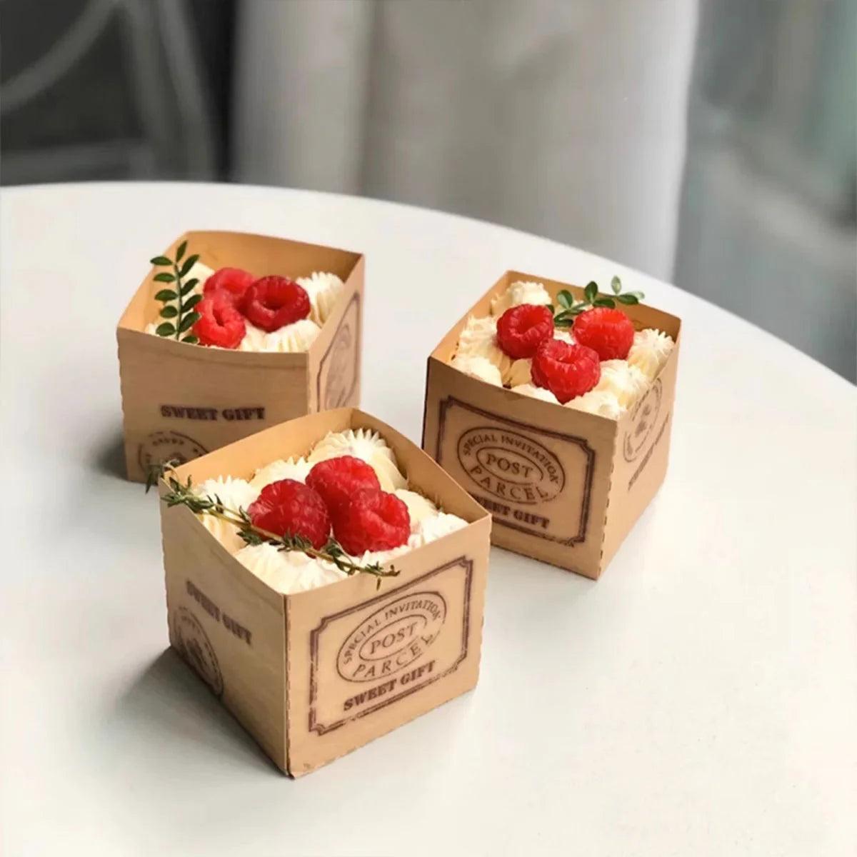 100pcs Kraft Paper Cupcake Boxes Holders for Party Dessert