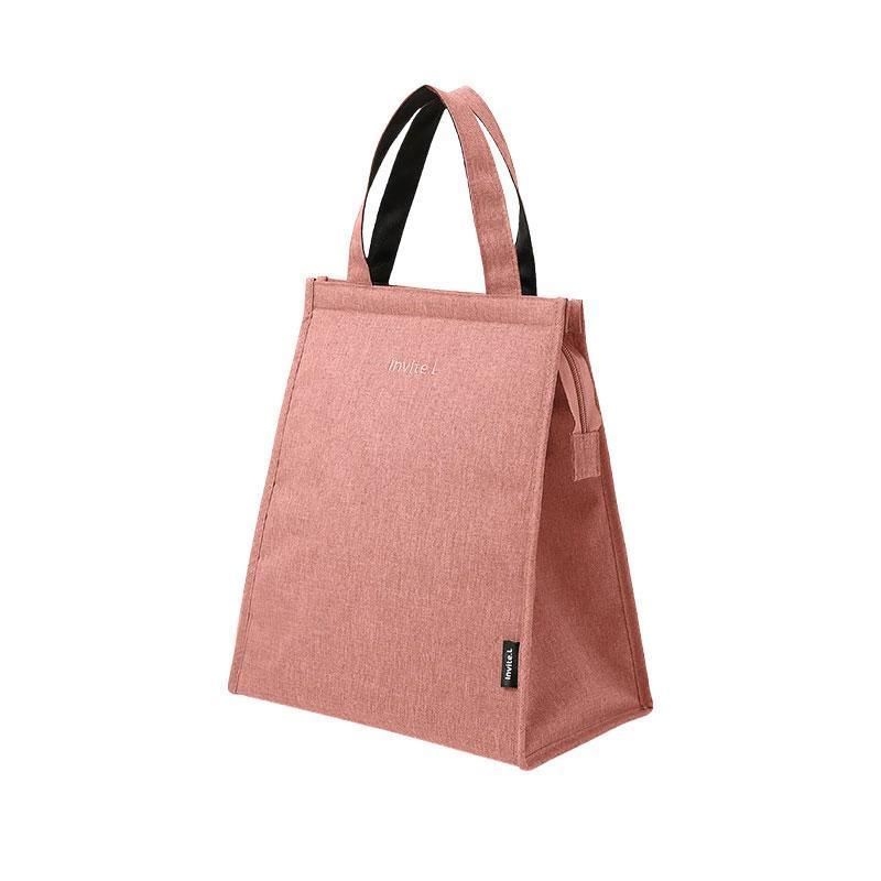 Chic and functional insulated lunch handbag for daily use