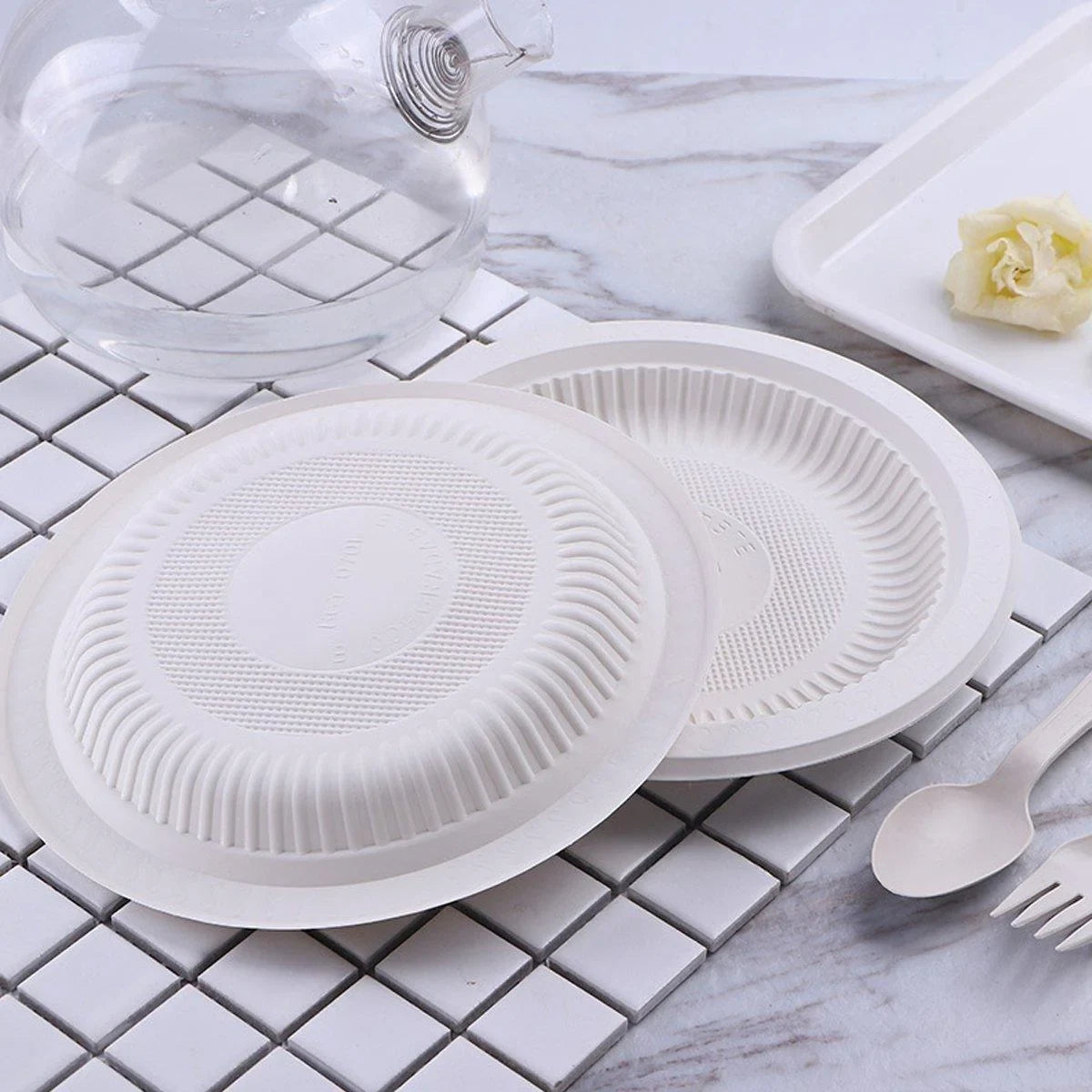 Disposable Plates 100PCS Corn Starch Degradable for Parties and Events