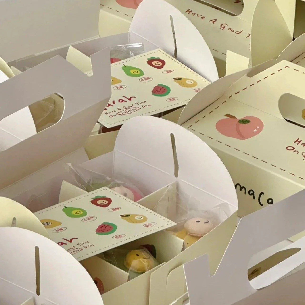 Elevate Your Presentation with Our Premium Pastry Box