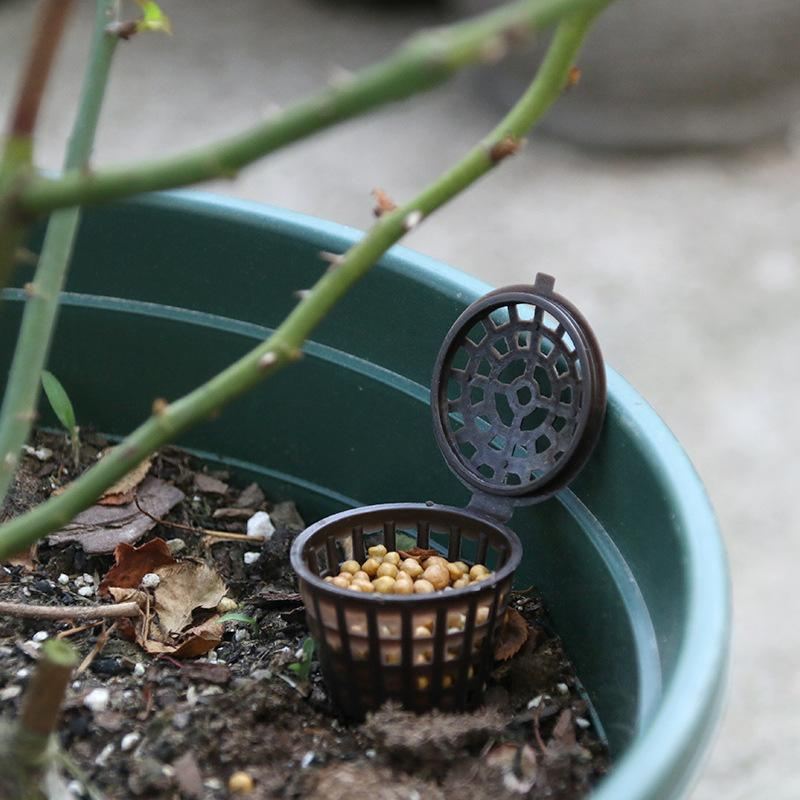 Enhance Plant Growth with the Efficient Fertilizer Basket