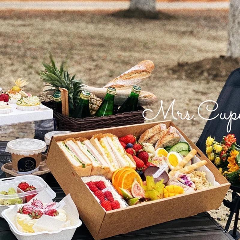 High-quality grazing platter boxes for stylish food presentation.