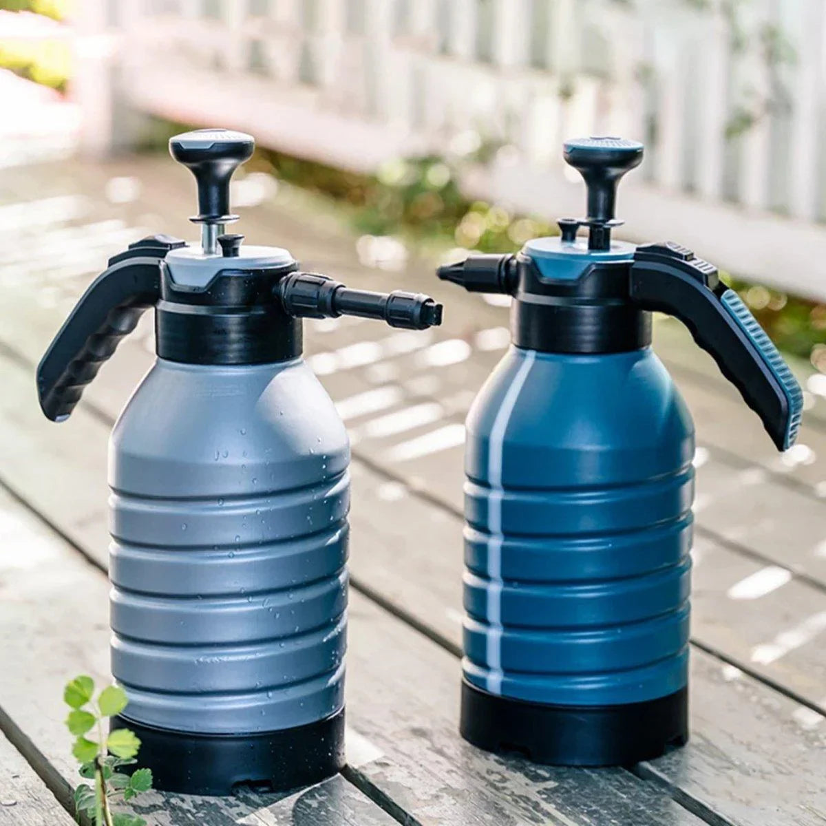 Durable Plastic Adjustable Watering Spray Bottles 2 Colors 1PC