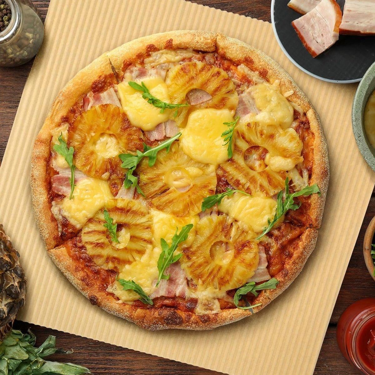 Keep your pizzas fresh and delicious with these high-quality pizza box pads.