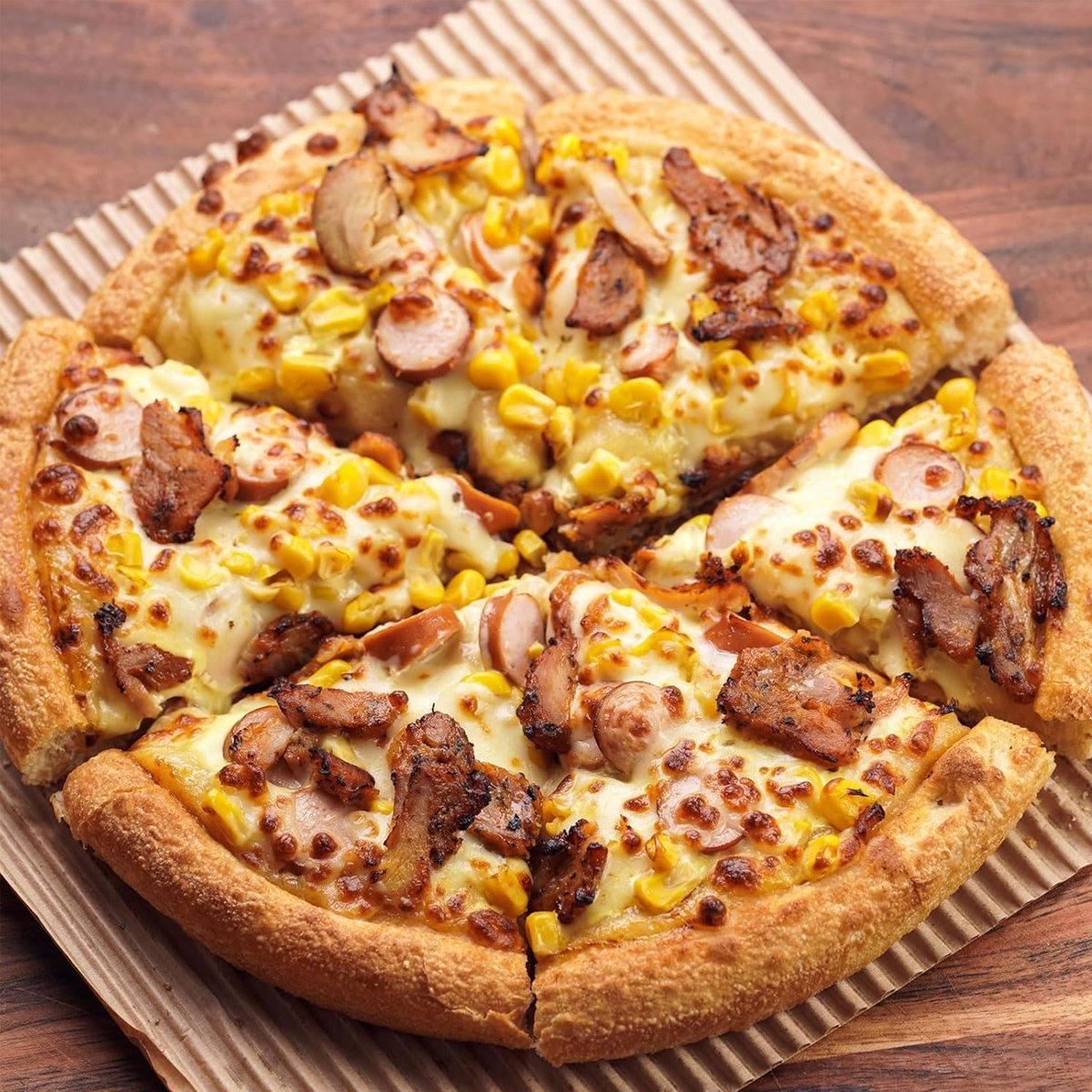 Keep your pizzas fresh and delicious with these high-quality pizza box pads.