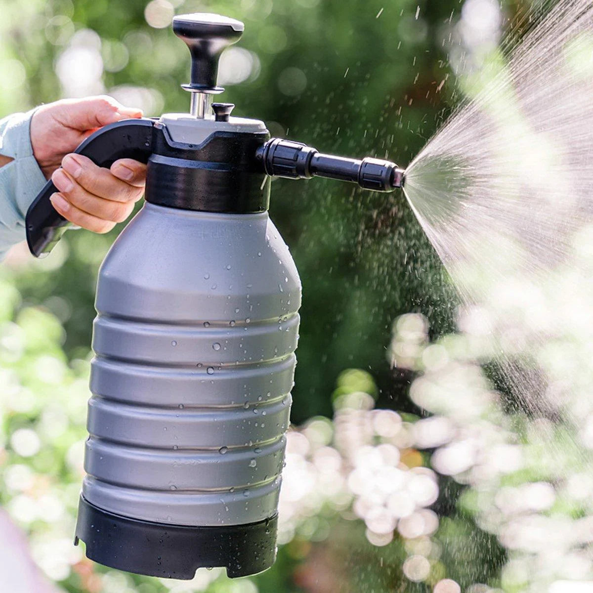 Durable Plastic Adjustable Watering Spray Bottles 2 Colors 1PC