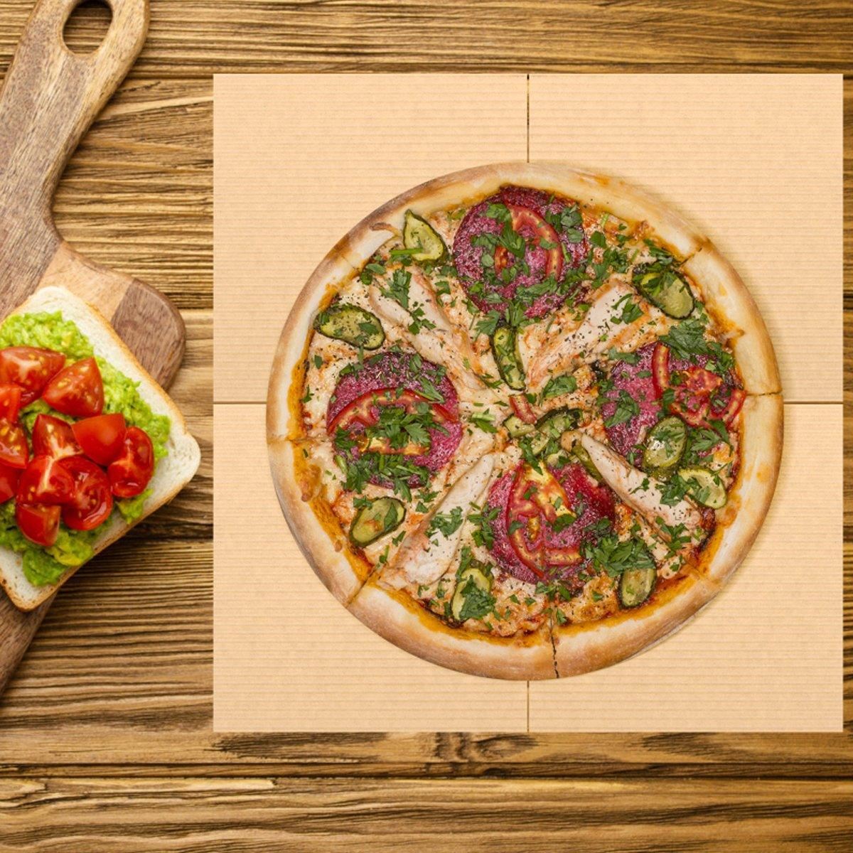 Keep your pizzas fresh and delicious with these high-quality pizza box pads.