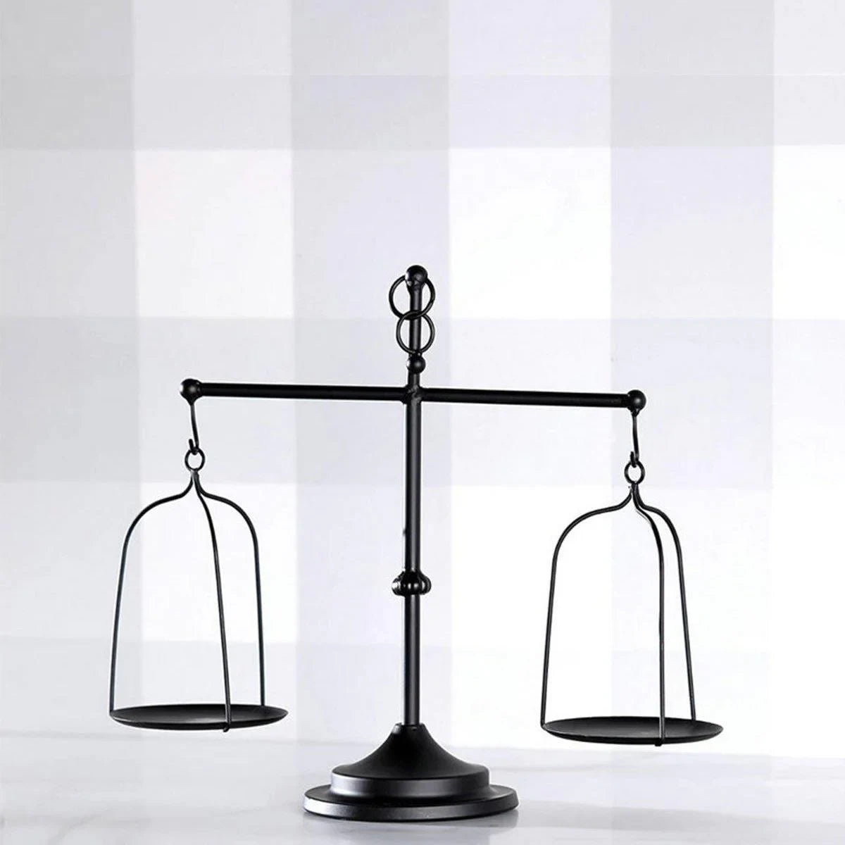 Black iron Balance Scale Candlestick 1PC