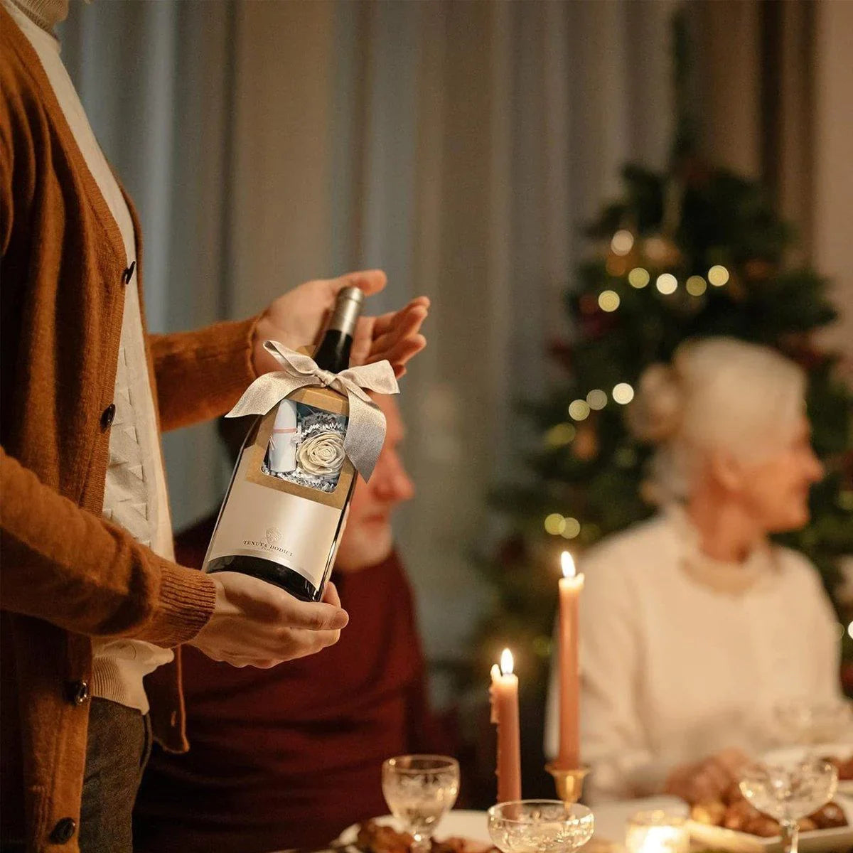 Enhance your gift presentation with these elegant paper wine bottle boxes, designed to add a touch of class to your special occasions.