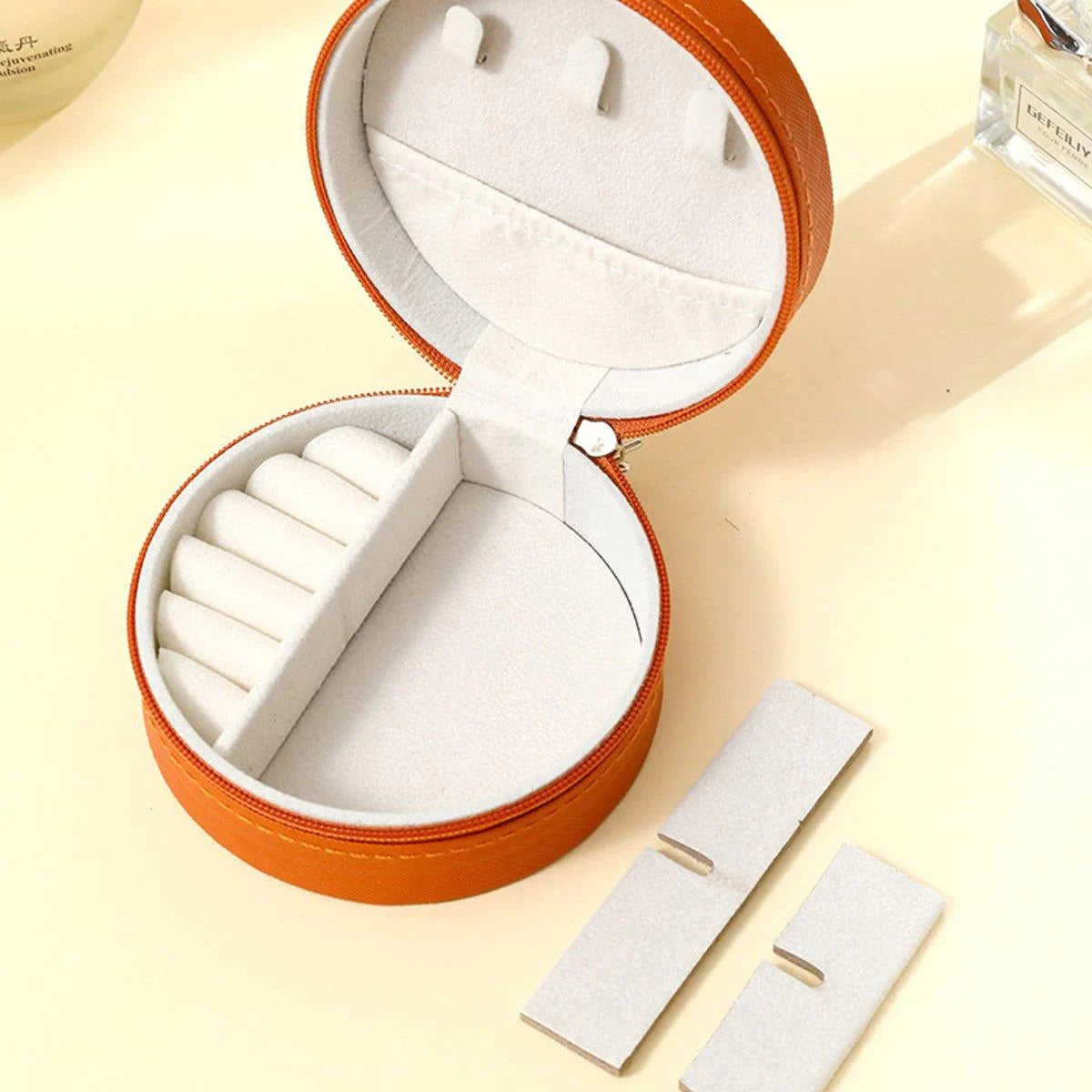 PU Leather Round Jewelry Boxes 1PC