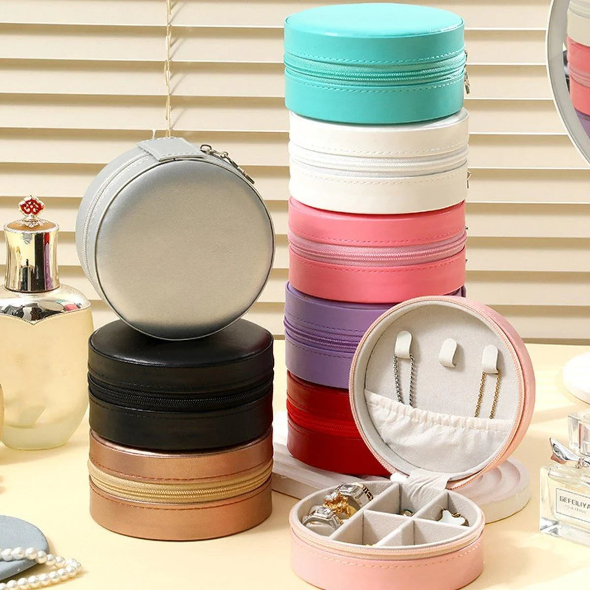 PU Leather Round Jewelry Boxes 1PC