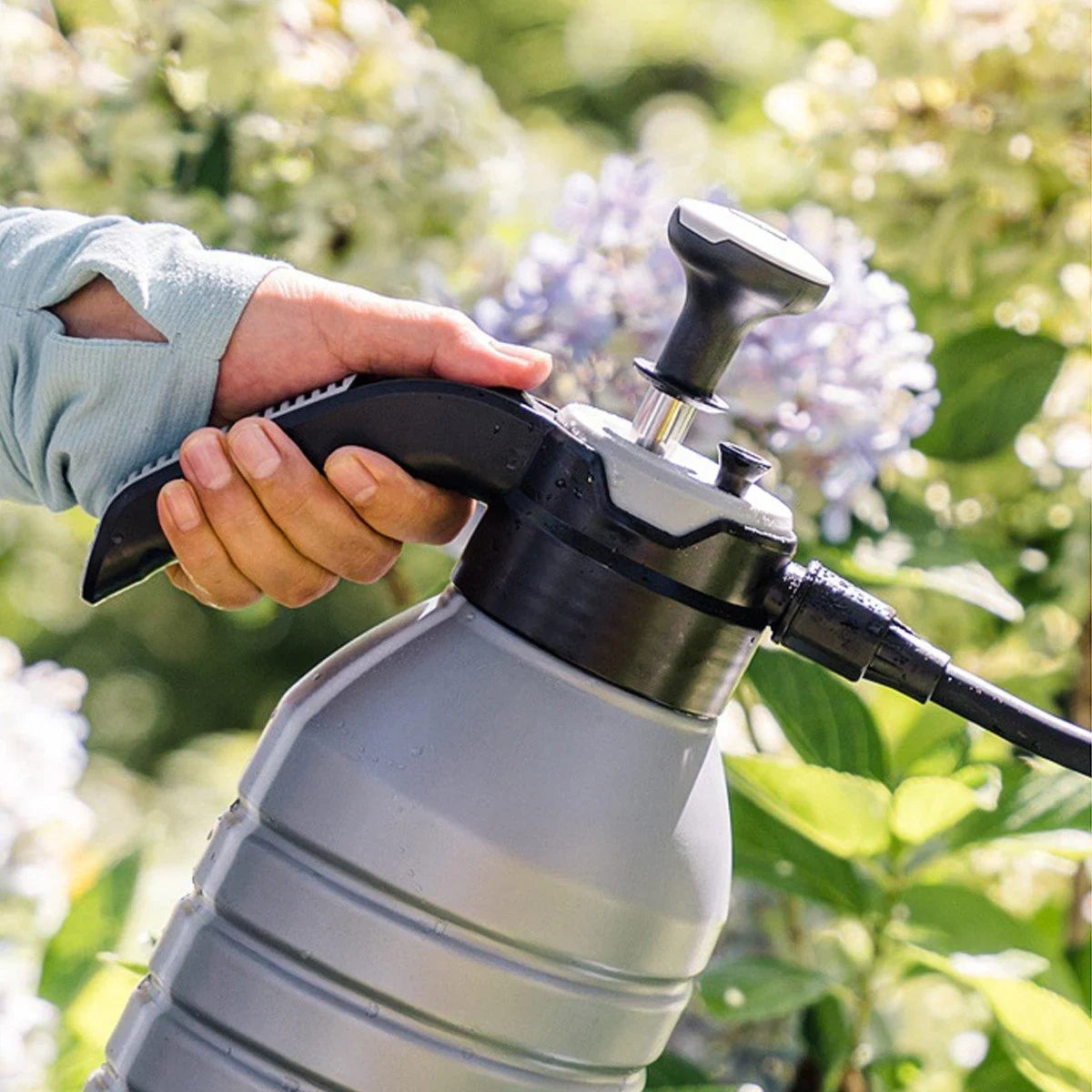 Durable Plastic Adjustable Watering Spray Bottles 2 Colors 1PC