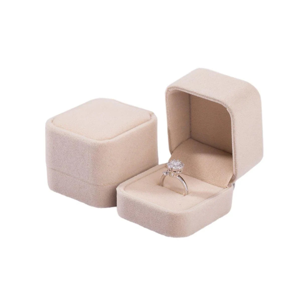This set of 10 flannelette jewellery boxes is perfect for storing and presenting your valuable jewellery in style.
