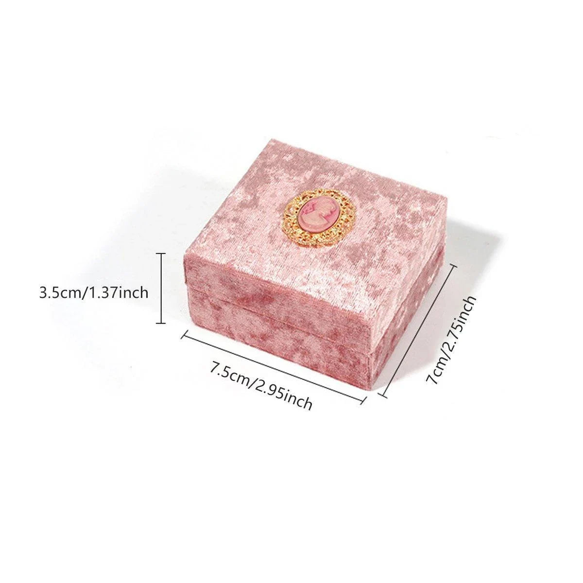 Add a touch of vintage elegance to your jewelry presentation with this 5-Piece Set of Pink Velvet Jewelry Boxes.