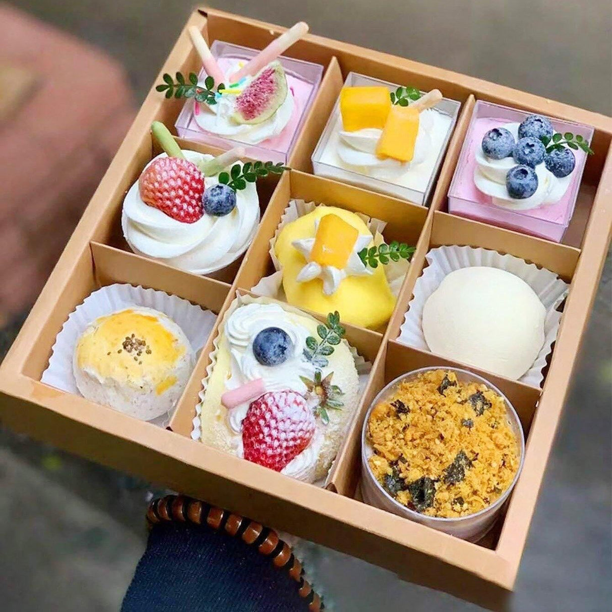 Pastry Box with Clear Lid 5-Pack Kraft Paper