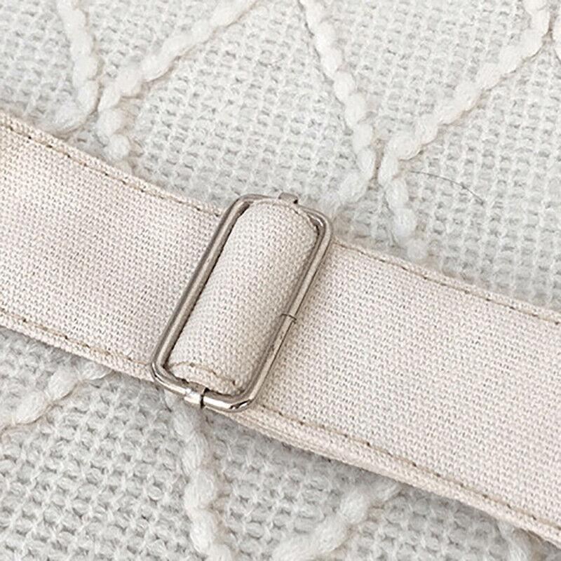 Stylish and durable canvas tote with zipper for everyday use