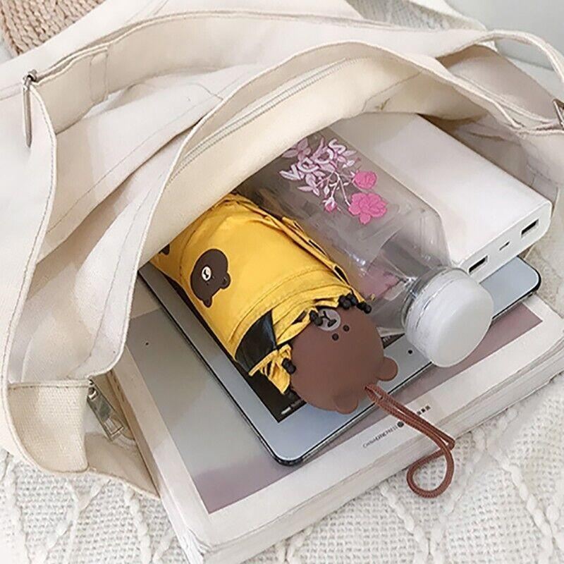 Stylish and durable canvas tote with zipper for everyday use