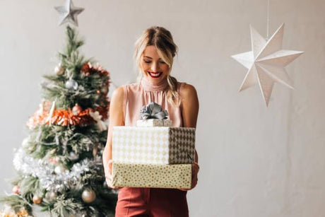 How to Wrap Your Christmas Gift: A Festive Guide - Discount Packaging Warehouse