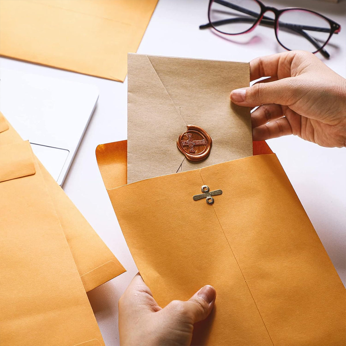 100pcs Kraft Paper Envelope Bags with Iron Buckle