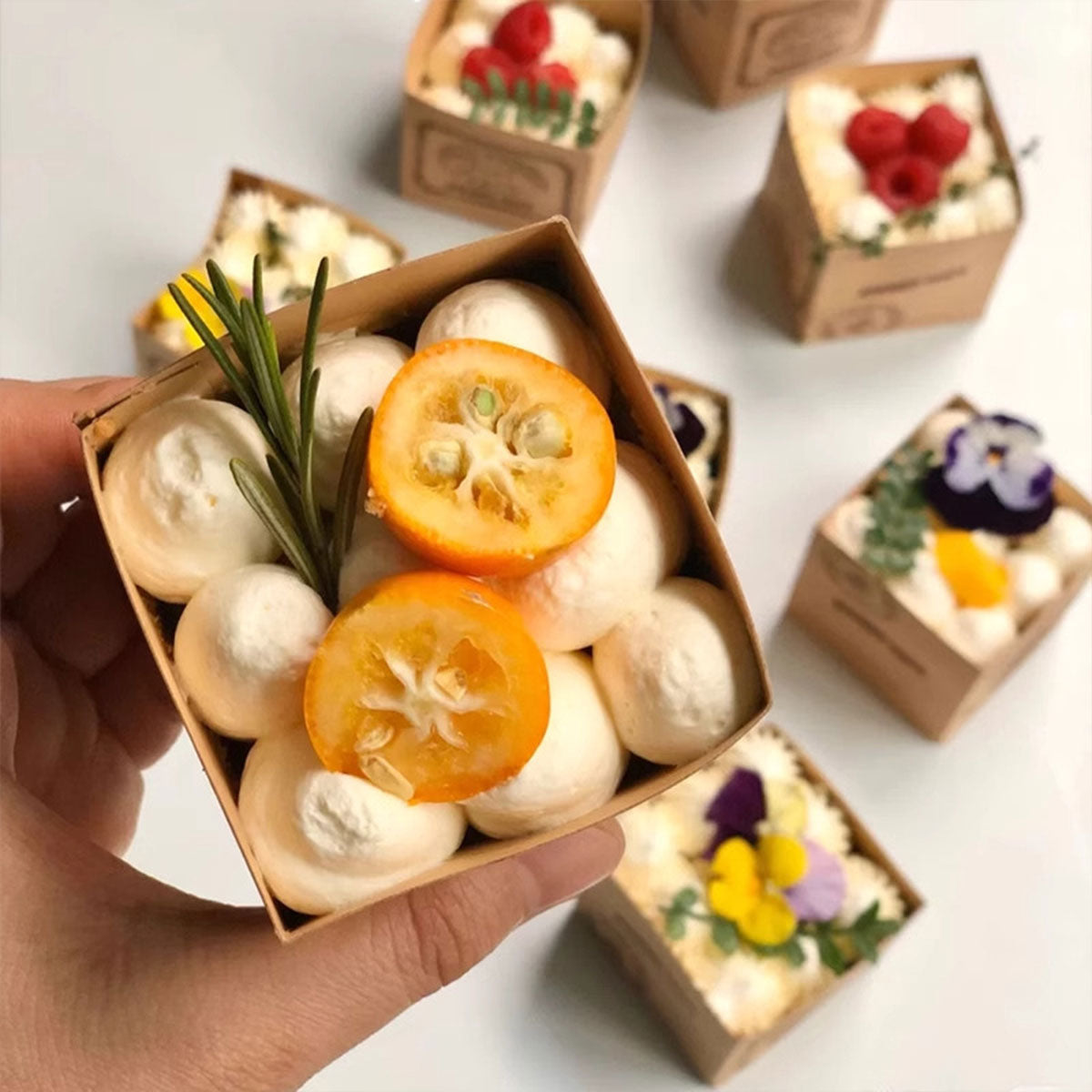 100pcs Kraft Paper Cupcake Boxes Holders for Party Dessert