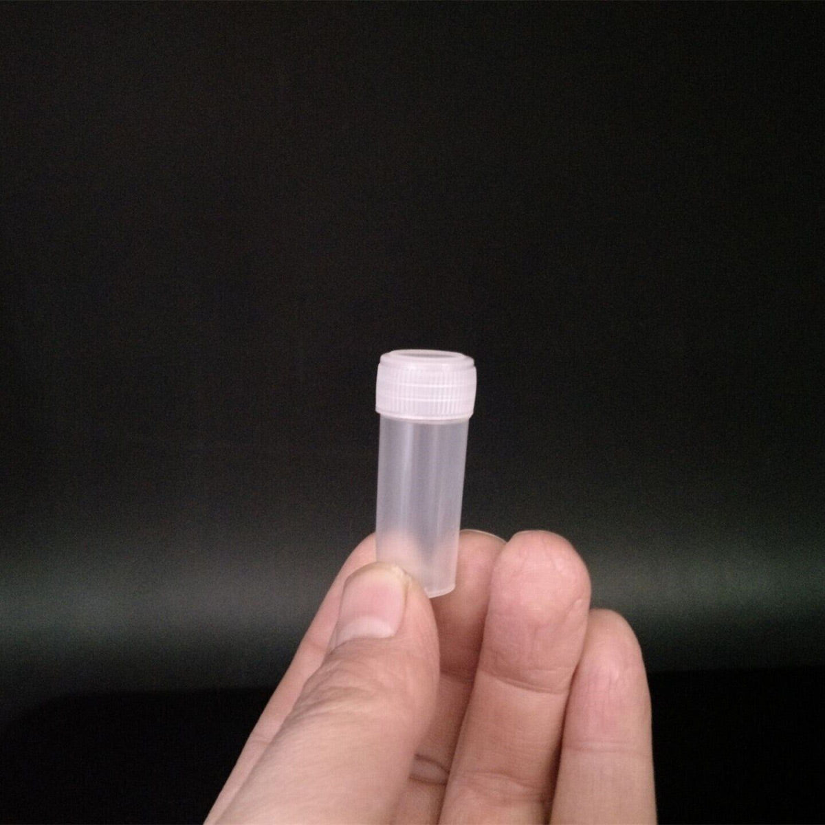 200PCS 5ml Clear Plastic Sample Bottles with Screw Lids for Storage