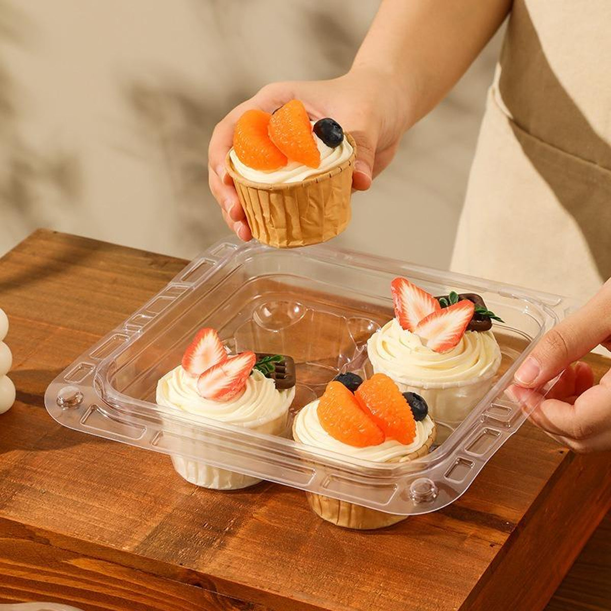Clear Pastry Cake Box with Handle Food Grade Dessert Takeaway Packaging