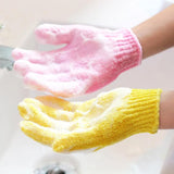 Effective and gentle exfoliating body mitt for smooth skin