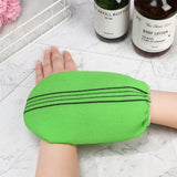 Effective and gentle exfoliating mitt for smooth skin