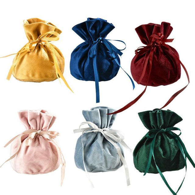 Elegant drawstring gift pouches perfect for any occasion.