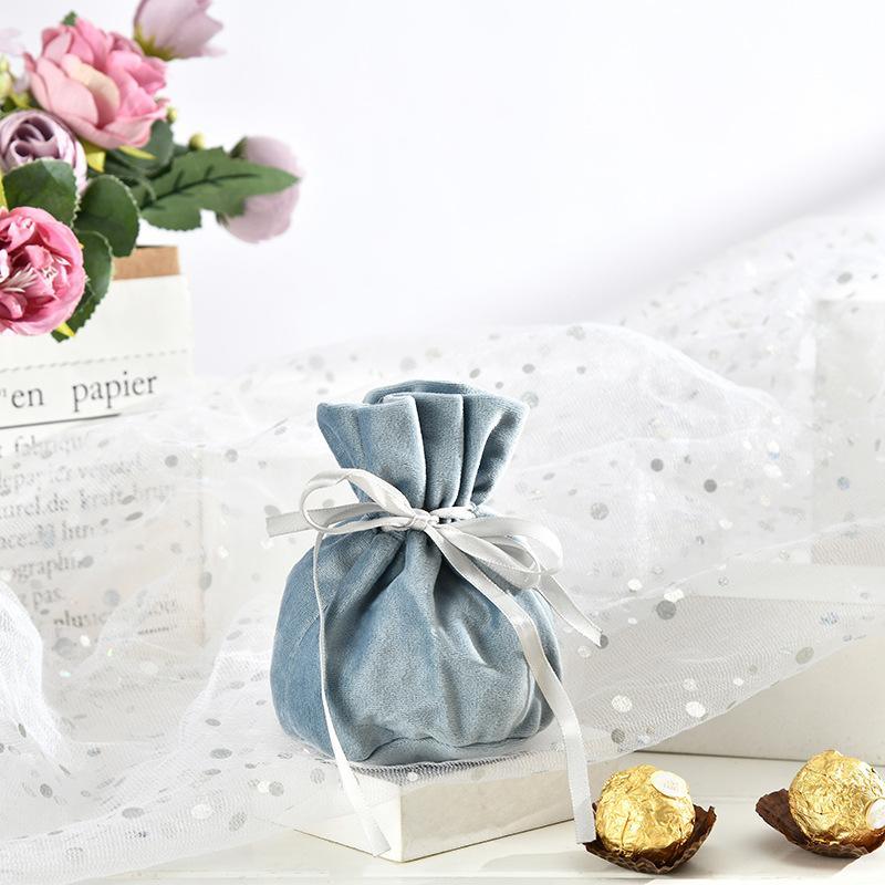 Elegant drawstring gift pouches perfect for any occasion.