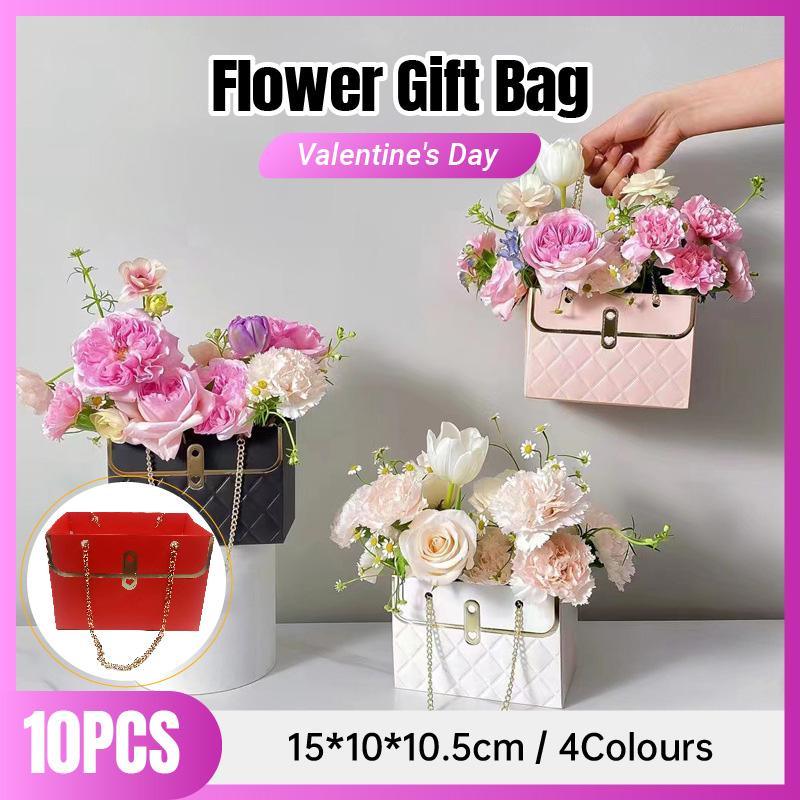 Elegant Paper Gift Bag with Metal Chain for Stylish Gifts