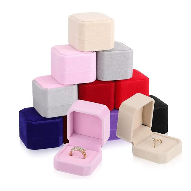 This set of 10 flannelette jewellery boxes is perfect for storing and presenting your valuable jewellery in style.