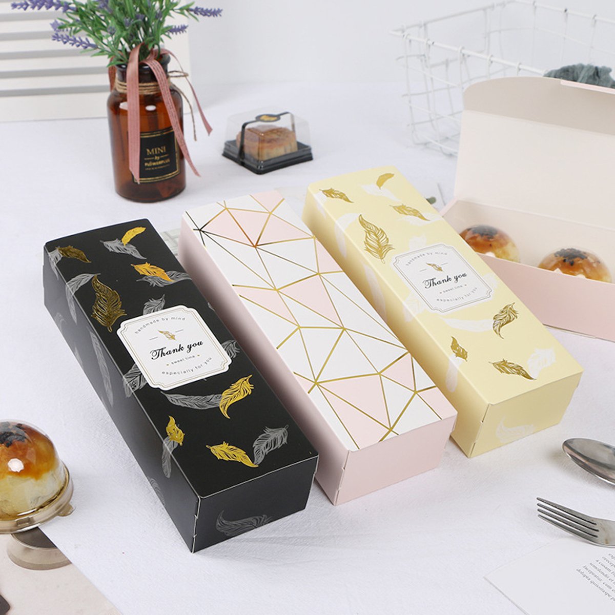 Long Strip Pastry Boxes Food-Grade Cardboard Elegant Design 25pcs