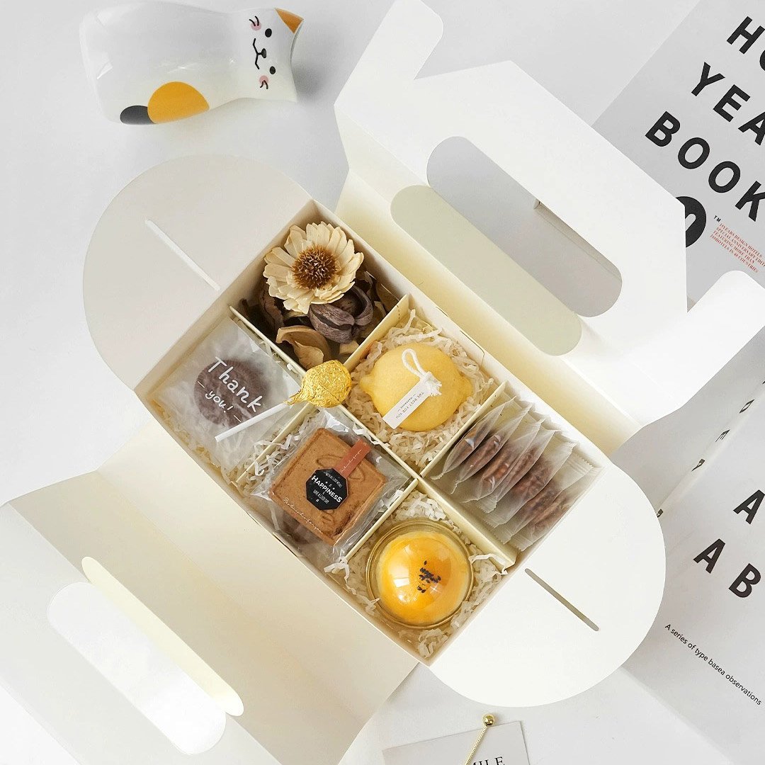 Elevate Your Presentation with Our Premium Pastry Box