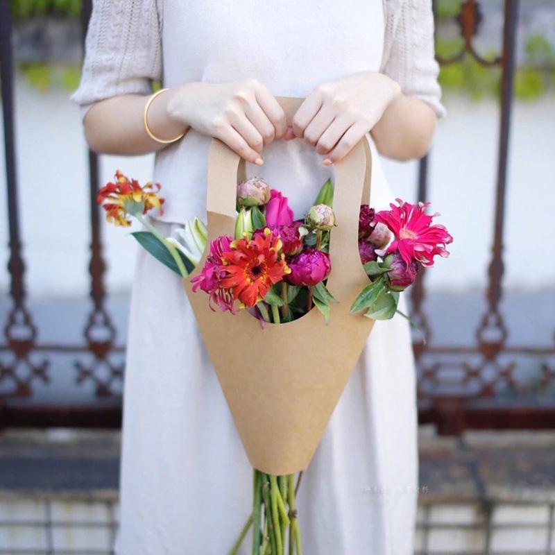 Elegant Kraft Paper Bouquet Bag for Beautiful Floral Presentations