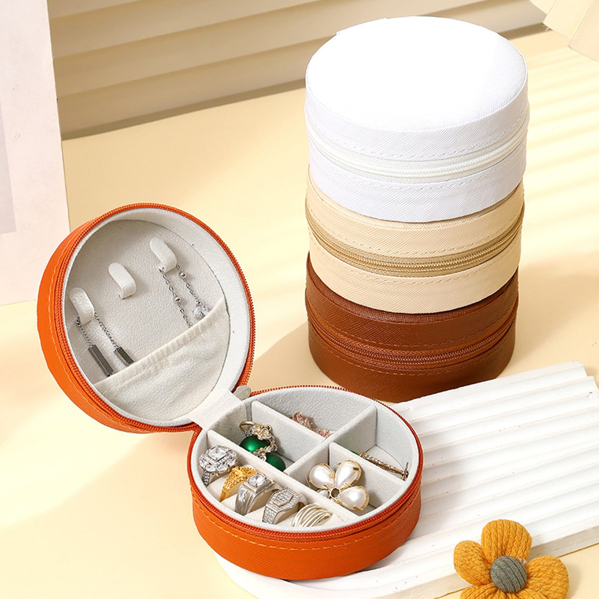 PU Leather Round Jewelry Boxes with Soft Flocking Interior for Travel Jewelry Boxes 1pc