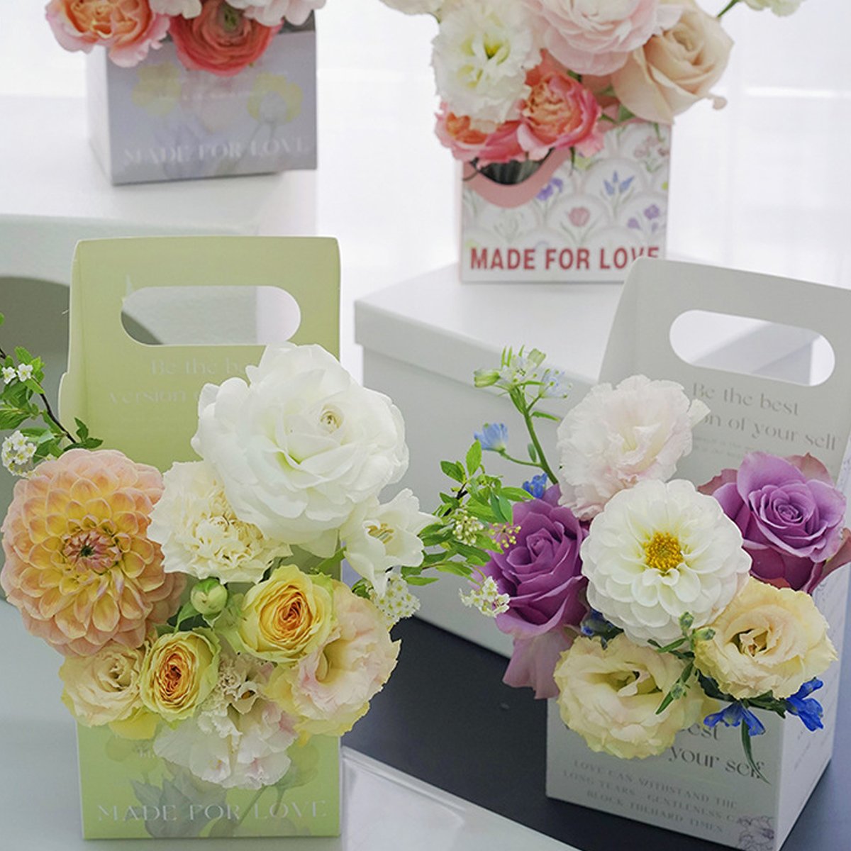 Elegant Foldable Hand-Held Flower Packaging Boxes for Gift Presentations 10pcs