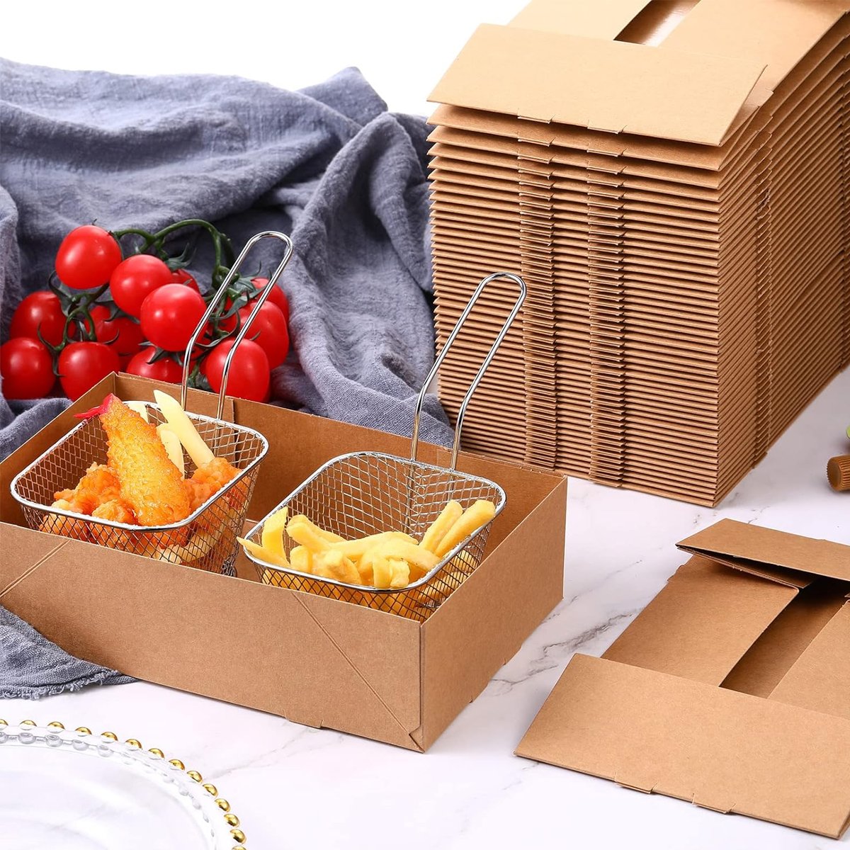 Enhance your food presentation with this Set of 50 Disposable Kraft Paper Lunch Boxes