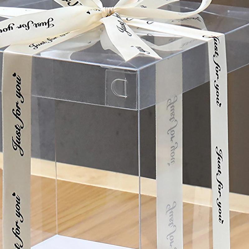 Premium clear cake box for showcasing baked goods