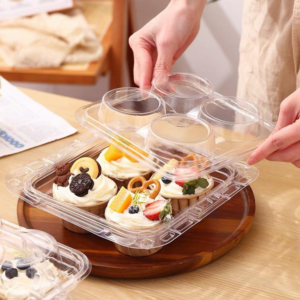 Clear Pastry Cake Box with Handle Food Grade Dessert Takeaway Packaging